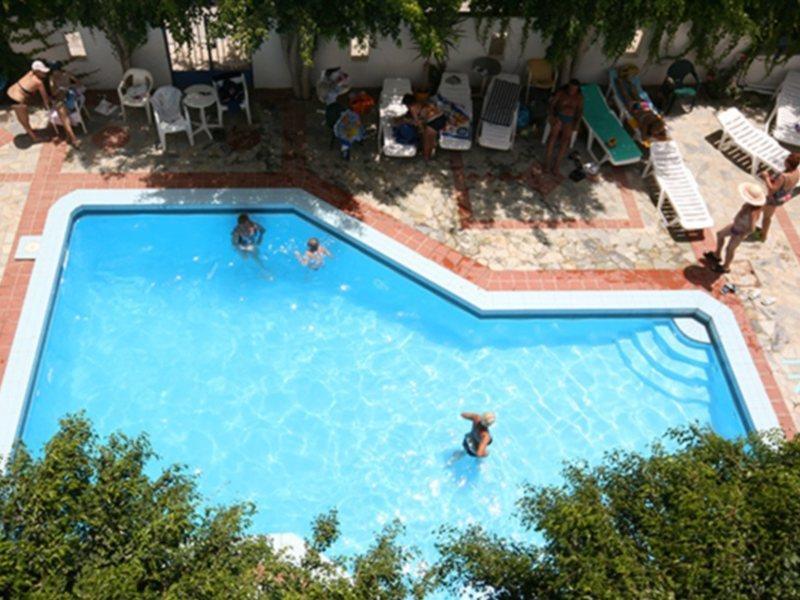 Hotel Iro Hersonissos  Bagian luar foto